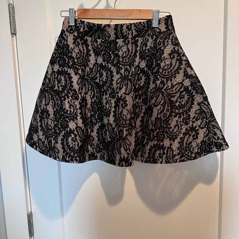 Elegant Black and Cream Lace A-Line Skirt